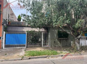 Casa · 142m² · 4 Ambientes · 1 Cochera · Casa 4 Ambientes en Venta – Lote Propio – Lomas del Mirador