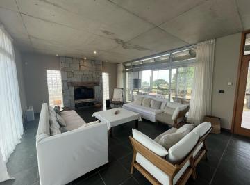 Casa · 1056m² · 4 Dormitorios · Amatista - Village del Faro