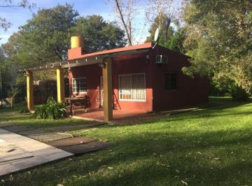Quinta vacacional · 75m² · 3 Ambientes · 2 Cocheras · Quinta en Venta - 2 Dorm. 2 Baños - 75 m² - Chascomus