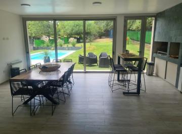 Casa · 423m² · 8 Ambientes · 2 Cocheras · Casa en Venta en Country Barrancas