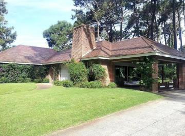 Casa de 6 ambientes, Uruguay · Alquiler Anual, Casa de 3 Dorm. + Dep. Servicio C/baño y Cochera en Lugano, Punta!
