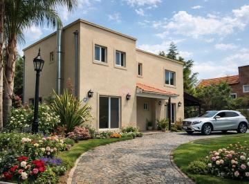Casa · 185m² · 5 Ambientes · 2 Cocheras · Casa en Venta en Acacias Blancas, Ingeniero Maschwitz