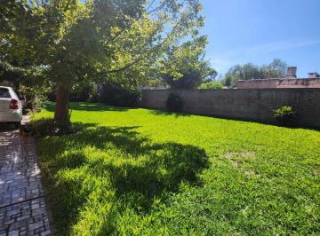 Casa · 900m² · 5 Ambientes · 1 Cochera · Casa en Alquiler
