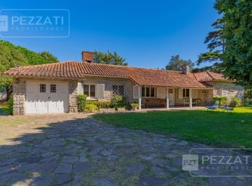 Casa · 150m² · 4 Ambientes · 1 Cochera · Finca en Plena Ciudad en Excelente Estado. Sobre 1750 m² de Tierra. Zona R4. Apto Vivienda o Vari