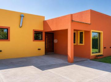Casa · 350m² · 4 Ambientes · 2 Cocheras · Casa en Venta en Barrio Amankay, Fátima, Pilar, G. B. a. Zona Norte