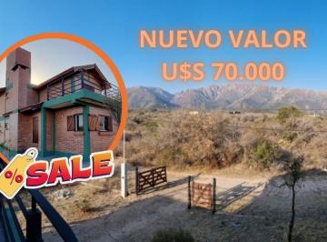 Casa · 112m² · 4 Ambientes · 1 Cochera · Exclusivo Chalet con Vistas Panorámicas a La Sierra y El Arroyo"