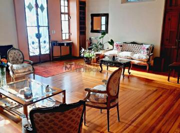 Casa , Coghlan · Exclusiva Propiedad de Estilo en El Límite de Coghlan y Saavedra