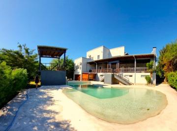 Casa · 347m² · 5 Ambientes · 2 Cocheras · Casa Para Vacaciones