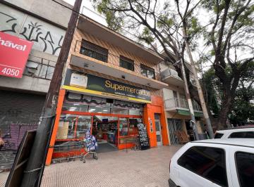 Oficina comercial de 4 ambientes, La Matanza · Oficina de 4 Amb Al Frente - Patio // Av de Mayo 760
