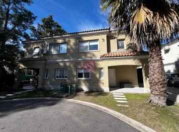 Casa · 70m² · 4 Ambientes · 1 Cochera · Duplex en Venta en Boulevard del Sol, Pilar, G. B. a. Zona Norte