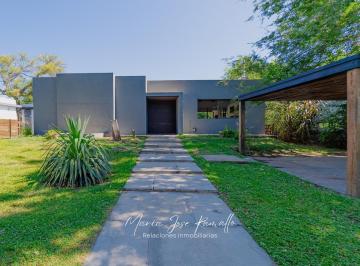 Casa · 240m² · 5 Ambientes · 2 Cocheras · En Venta! Casa en Pb Solares de San Alfonso - Barrio con Seguridad