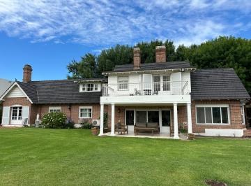Casa de 7 ambientes, Luján · Excelente Casa con Increíble Vista Al Golf