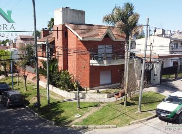 Casa · 151m² · 5 Ambientes · 3 Cocheras · Casa - Centrica - Belen de Escobar - Hipolito Yrigoyen 985
