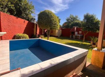Casa · 102m² · 3 Ambientes · 1 Cochera · Casa 3 Ambientes con Jardin y Pileta Casanova