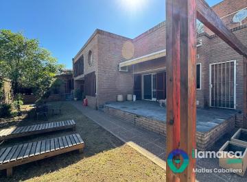 Casa · 311m² · 7 Ambientes · 2 Cocheras · Casa a La Venta en Urca de 3 Dorm. Mas Estudio con Ingreso Propio