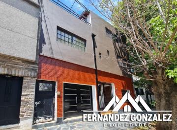 PH de 4 ambientes, Lomas de Zamora · PH de 4 Ambientes en Dos Plantas con Fondo Libre y Sin Expensas en Banfield