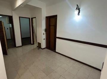 Departamento · 60m² · 3 Ambientes · Depto 3 Amb en 1er Piso X Escalera