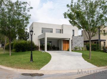 Casa · 153m² · 4 Ambientes · 2 Cocheras · Casa Venta a Estrenar Santo Tomas, Derqui, Pilar - Mallmann Propiedades