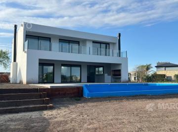 Casa · 250m² · 6 Ambientes · Casa a Estrenar en El Canton Golf - Maroto Propiedades
