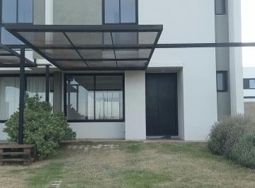 Casa de 3 ambientes, Córdoba · Encontrá Tu Refugio en Prados de Manantiales: un Dúplex Para Crear Recuerdos