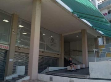 Local comercial · 314m² · 8 Ambientes · Oportunidad. Bo. Paso de Los Andes. Gran Local. 1er Piso, de 314 m. Amplio y Luminoso