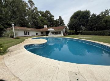 Quinta vacacional · 227m² · 4 Ambientes · 2 Cocheras · Casas - Quinta - Maquinista Savio
