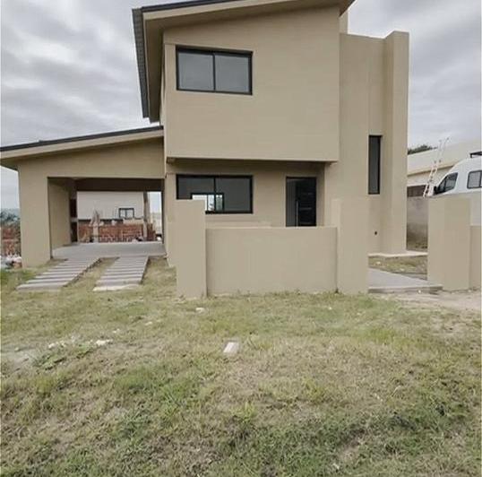 Casa · 102m² · 3 Ambientes · 1 Cochera