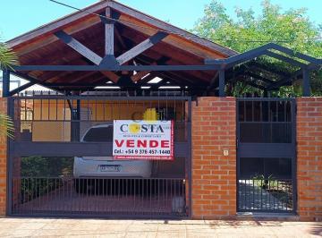 Casa · 90m² · 3 Dormitorios · 1 Cochera · Encantadora Casa de 3 Dorm. en Itaembe Mini. Venta. Posadas, Misiones