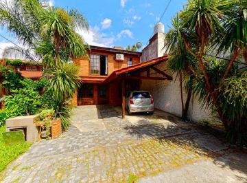 Casa · 165m² · 5 Ambientes · 4 Cocheras · Venta Casa 5 Ambientes en Ituzaingo Oportunidad
