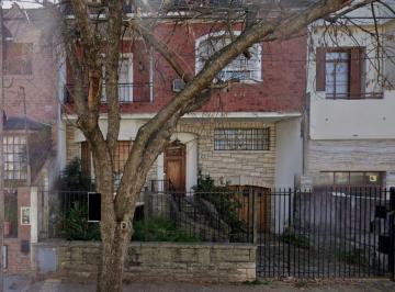 Casa · 291m² · 7 Ambientes · 1 Cochera · Casa en La Lucila Gran Lote con Pileta