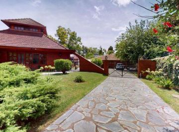 Casa · 138m² · 6 Ambientes · 2 Cocheras · Venta Casa 7 Ambientes Parque y Pileta Ranelagh