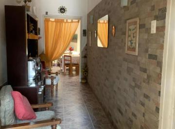 Casa · 86m² · 4 Ambientes · 1 Cochera · Casa en Malvin, con Garage, Acepta Bacno