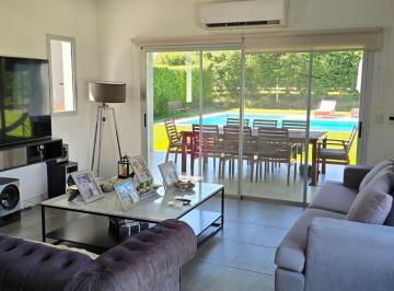Casa · 160m² · 5 Ambientes · Casa en Venta en Santa Guadalupe, Pilar, G. B. a. Zona Norte
