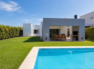 Casa · 160m² · 5 Ambientes · Casa en Venta en Santa Guadalupe, Pilar, G. B. a. Zona Norte