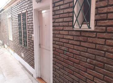 Casa · 62m² · 3 Ambientes · Venta Interno 2 Dorm Bº Sto Cabral