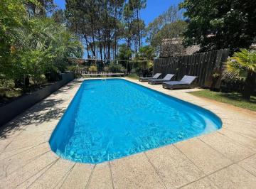 Casa · 375m² · 18 Ambientes · 6 Cocheras · Complejo de 6 Cabañas en Venta La Paloma, Financio
