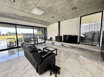 Quinta vacacional · 200m² · 4 Dormitorios · Alquiler Estancia Villa Maria