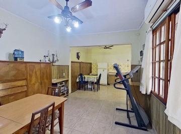 PH · 139m² · 3 Ambientes · 1 Cochera · Venta PH 4 Amb Cochera Patio Avellaneda Centro