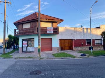 Casa · 261m² · 5 Ambientes · 1 Cochera · Latorre Prop. Vende Local con 2 Viviendas | Zona Hpc