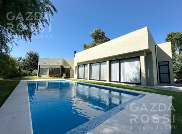 Casa · 176m² · 5 Ambientes · 1 Cochera · Excelente Propiedad 5 Amb a La Venta en Barrio Privado Don Joaquin, Canning