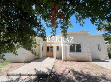 Casa · 186m² · 4 Ambientes · 2 Cocheras · Casa Venta 3 Dorm. Haras Santa Maria Lote de 927 m² Escobar