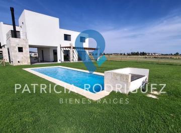 Casa · 183m² · 5 Ambientes · 1 Cochera · Casa - El Rebenque