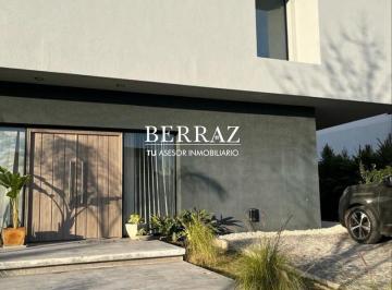 Casa · 160m² · 4 Ambientes · 2 Cocheras · Casa Venta 3 Dorm. Ayres Plaza Lote de 160 m² Pilar