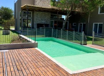 Casa · 315m² · 6 Ambientes · 4 Cocheras · Casa en Alquiler Temporal 12 Personas Senderos II Al 100 Costa Esmeralda