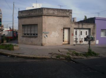Casa de 3 ambientes, Lanús · Casa en Esquina Zona Comercial