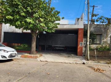 Casa · 90m² · 3 Ambientes · 1 Cochera · Venta Casa Santos Lugares