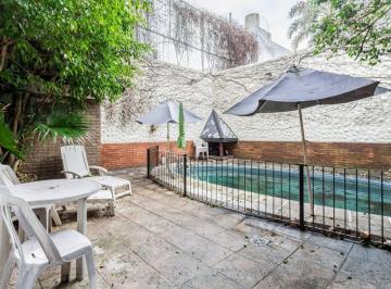 Casa · 267m² · 5 Ambientes · 1 Cochera · Casa de 3 Plantas con Pileta y Cochera en Belgrano