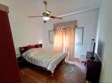 Casa · 83m² · 4 Ambientes · 1 Cochera · Venta Casa 2 Dorm San Martin Oportunidad Inversion