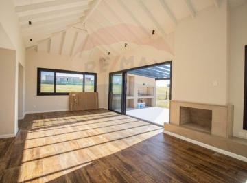 Casa · 182m² · 4 Ambientes · 2 Cocheras · Venta Casa a Estrenar en La Tahona 3 Dorm.