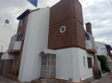 Casa · 235m² · 6 Ambientes · 1 Cochera · Casa PH Duplex Triplex Lote Cochera Ramos Mejia